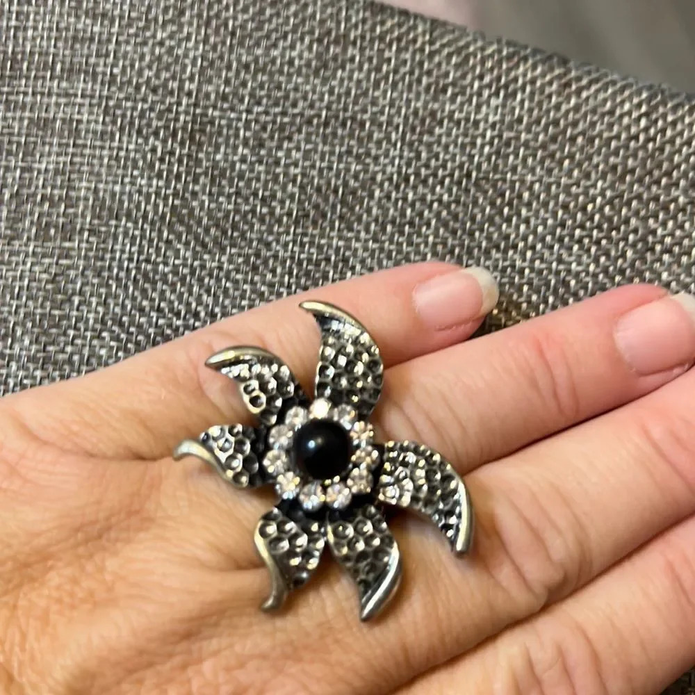 Fashion Silver & Rhinestones Flower Ring